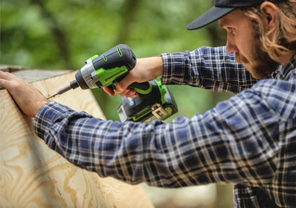 3802807 Винтоверт ударный 300Нм 2.jpg