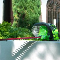 Выбираем кусторез: для каких работ необходим и как эффективно использовать