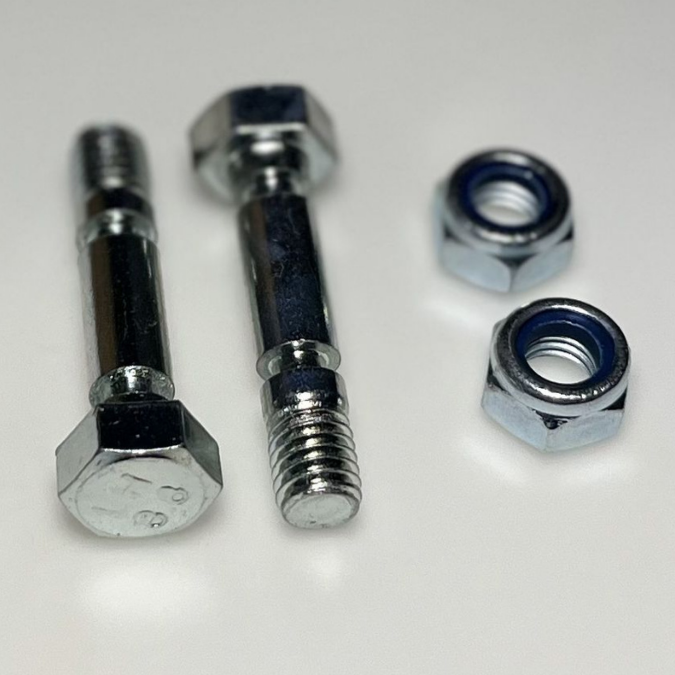 Cрезные болты (4 шт.) для снегоуборщика Greenworks 82V 2951707