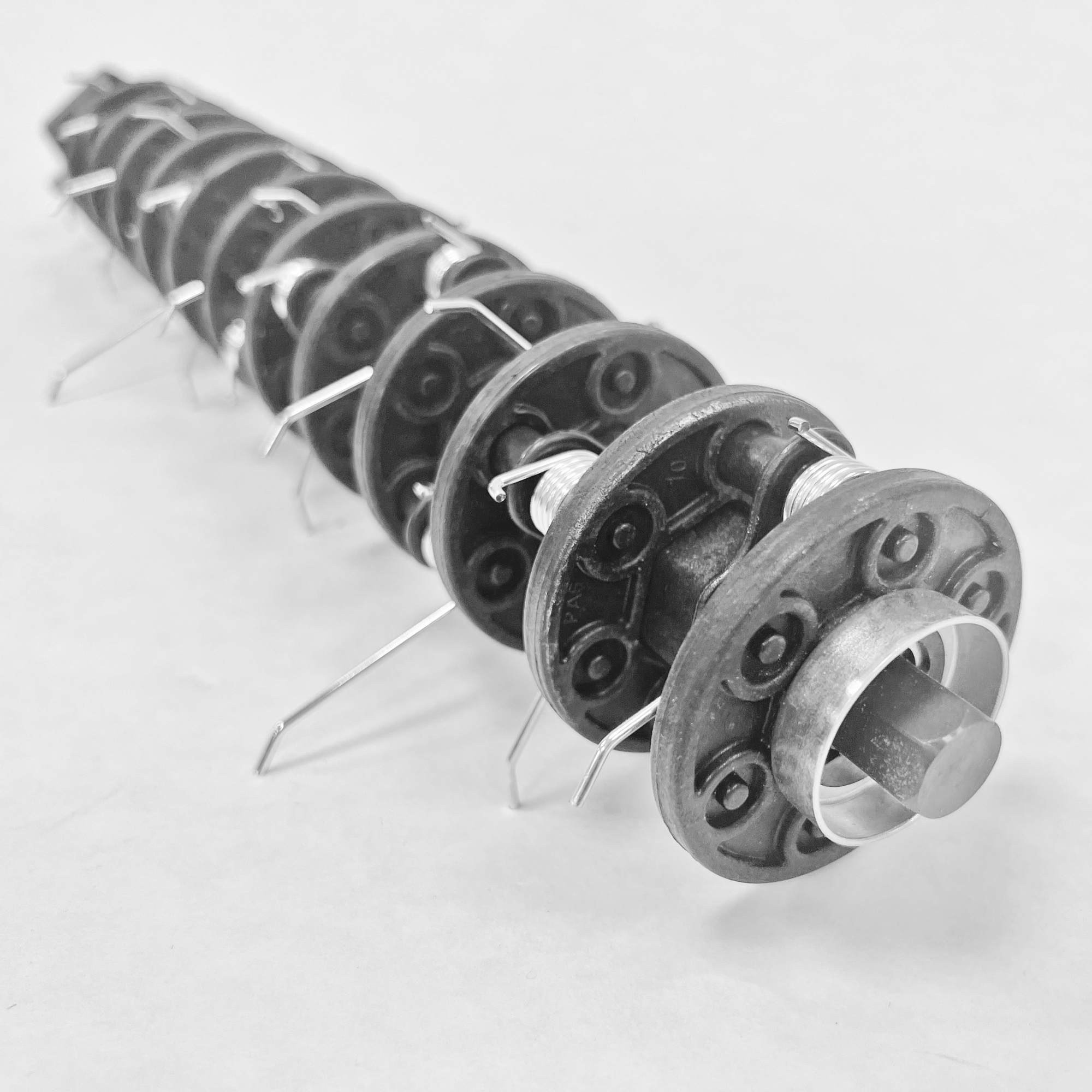 Сменный вал-аэратор игольчатый для аэратора-скарификатора Greenworks 40V GD40SC36 2938307